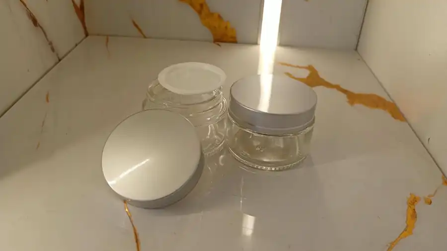 30g clear glass cosmetic jars with silver matt lids and inner liner